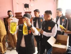 Polres Tulang Bawang Bersama Dinas Perdagangan Sidak Pasar dan SPBU, 