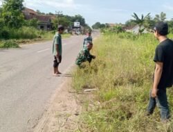 Babinsa Koramil 426-01/SP, Gotong Royong Bersama Warga